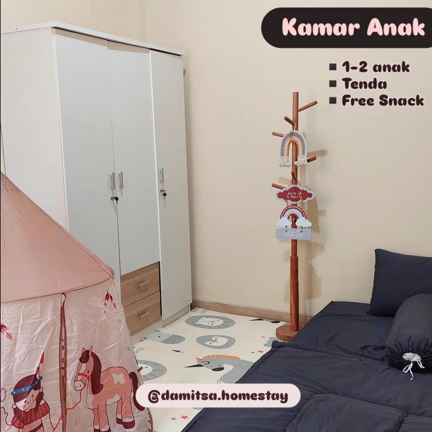 Damitsa Homestay Syariah ウォノソボ エクステリア 写真